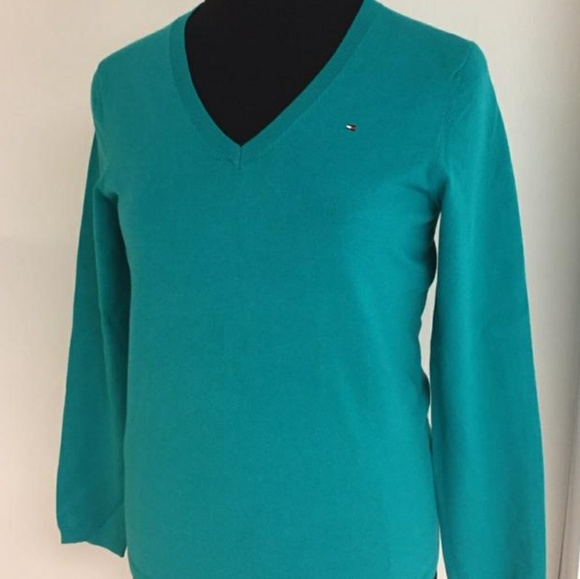 Classic V-Neck Green Sweater - Picture 2 of 3